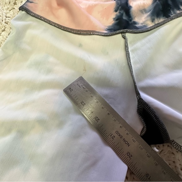 Onzie tie dye yoga leggings - Picture 5 of 9